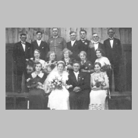 086-0108 Die Hochzeitgesellschaft bei der Trauung Lina Mielke mit Horst Acktun im Jahre 1935.JPG